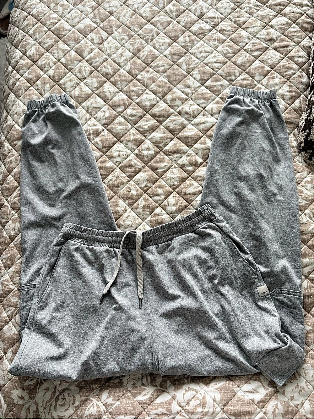 Vuori Gray Jogger cargo Pants